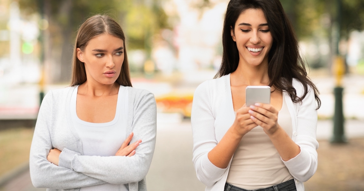 difference between envy and jealousy — featured image